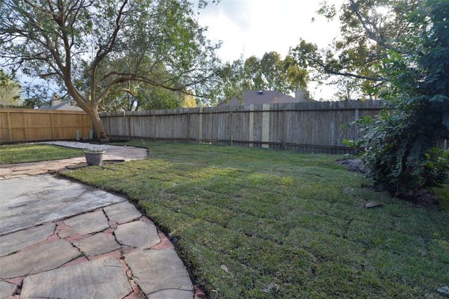 16002 Constitution Lane, Friendswood, TX 77546