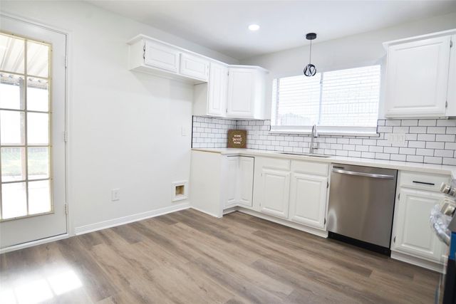 16002 Constitution Lane, Friendswood, TX 77546