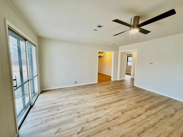 1210 E Jefferson Street, Van Alstyne, TX 75495