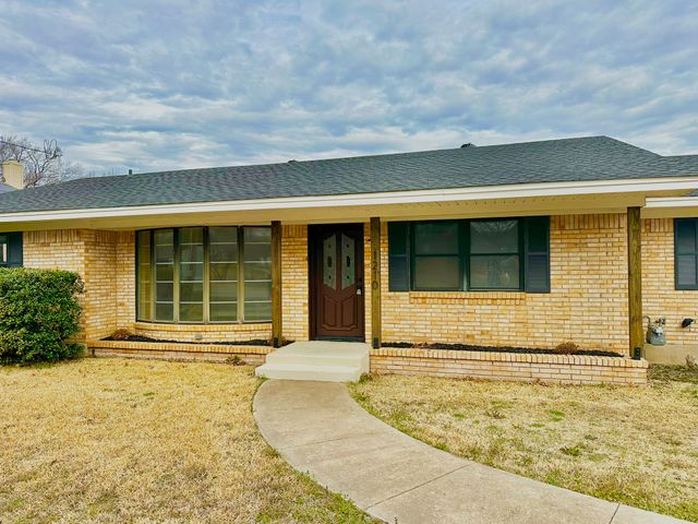 1210 E Jefferson Street, Van Alstyne, TX 75495