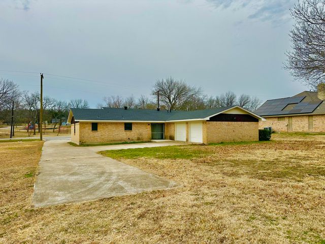 1210 E Jefferson Street, Van Alstyne, TX 75495
