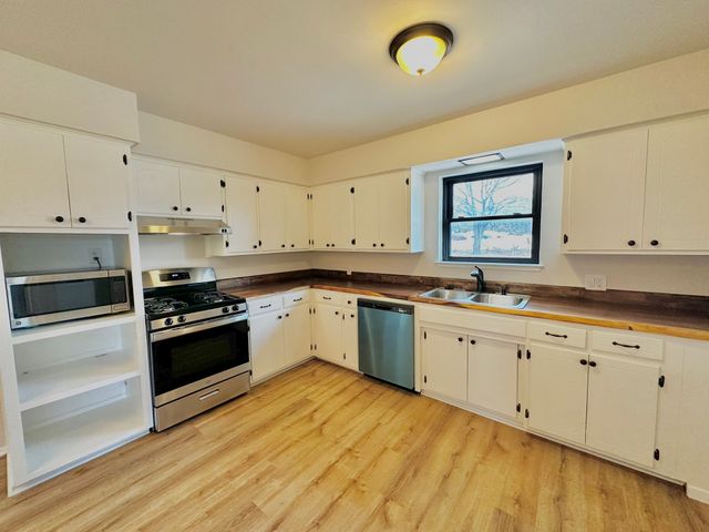 1210 E Jefferson Street, Van Alstyne, TX 75495