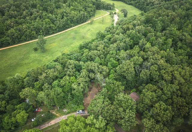 882 Wayne 459, Piedmont, MO 63957