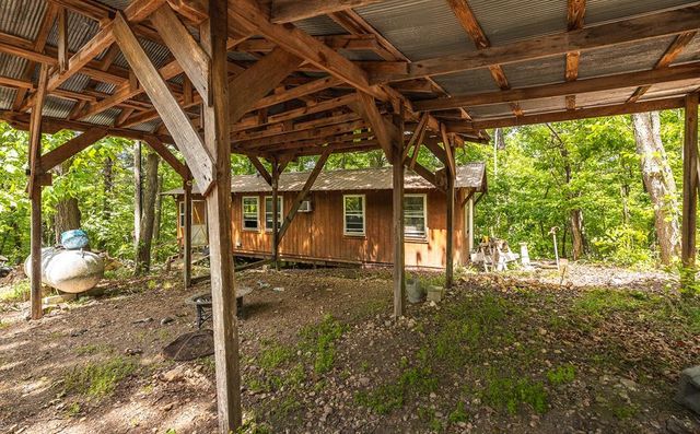 882 Wayne 459, Piedmont, MO 63957