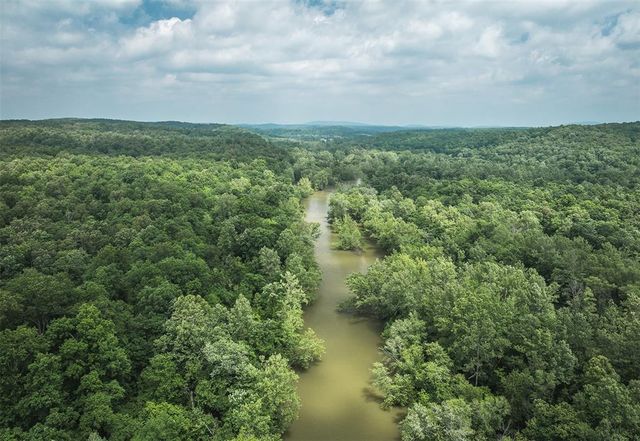 882 Wayne 459, Piedmont, MO 63957