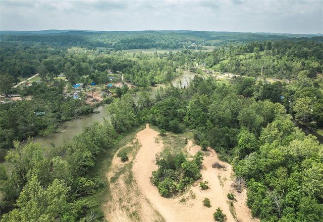 882 Wayne 459, Piedmont, MO 63957