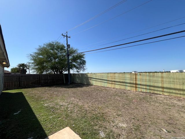 1231 Jordan Xing, San Antonio, TX 78221