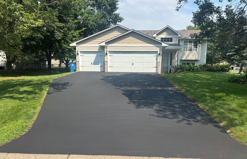 13413 NW Riverview Drive NW, Elk River, MN 55330
