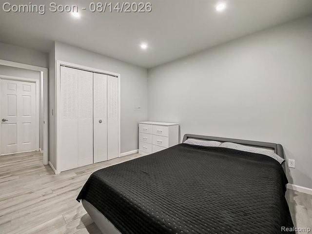 29101 Hayes Road, Warren, MI 48088