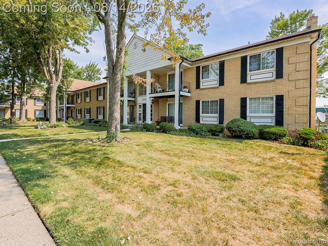 29101 Hayes Road, Warren, MI 48088