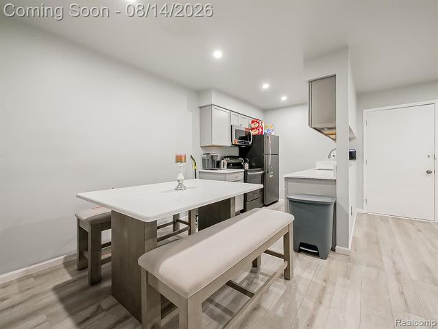 29101 Hayes Road, Warren, MI 48088