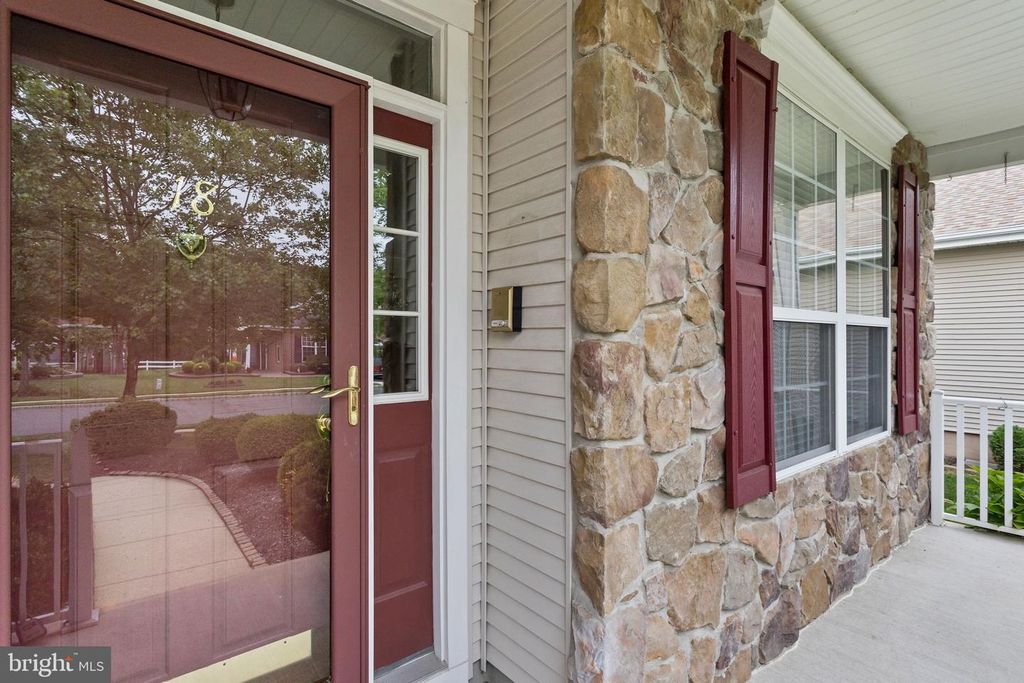 18 GARFIELD CT, COLUMBUS, NJ 08022 — photo 3