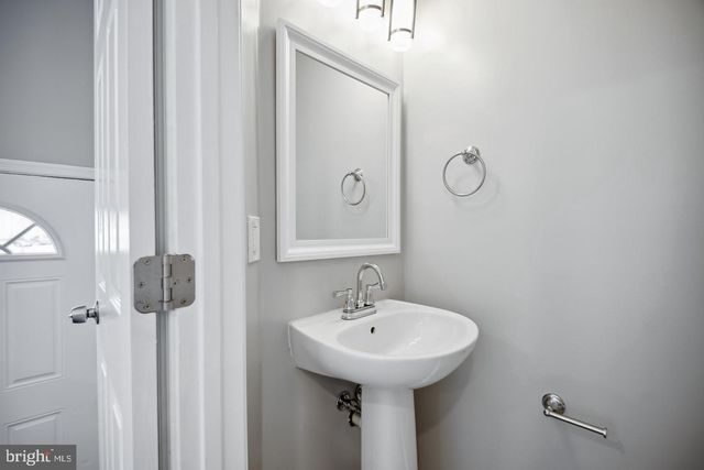 7135 LADD CIR, Frederick, MD 21703