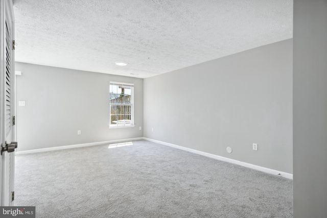 7135 LADD CIR, Frederick, MD 21703