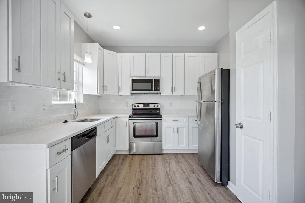 7135 LADD CIR, Frederick, MD 21703