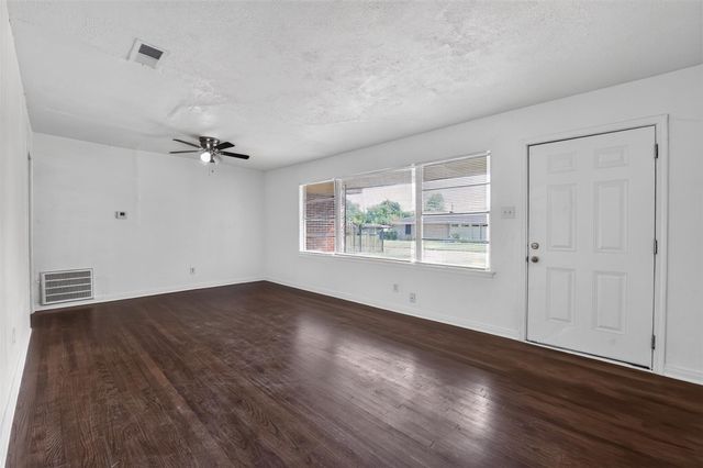 7822 Belbay Street, Houston, TX 77033