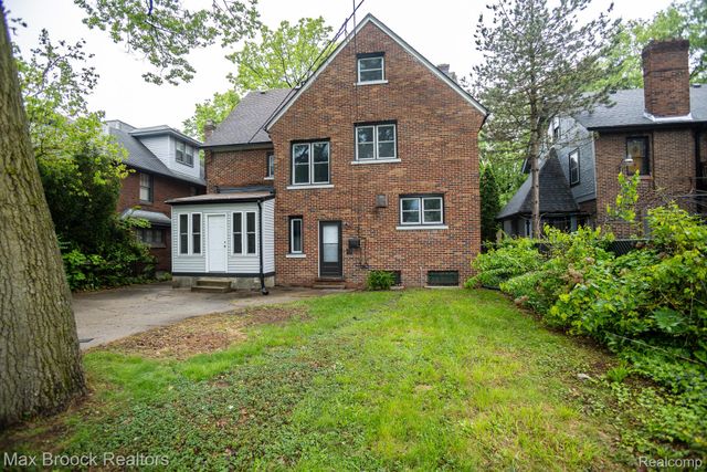 17352 Parkside Street, Detroit, MI 48221