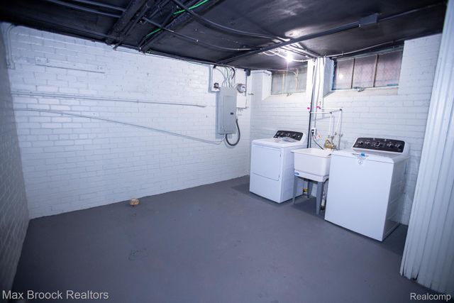 17352 Parkside Street, Detroit, MI 48221