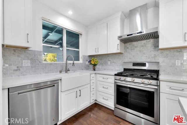 119 S Hobart Boulevard, Los Angeles, CA 90004