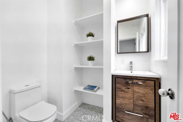 119 S Hobart Boulevard, Los Angeles, CA 90004