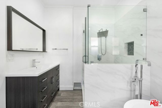 119 S Hobart Boulevard, Los Angeles, CA 90004