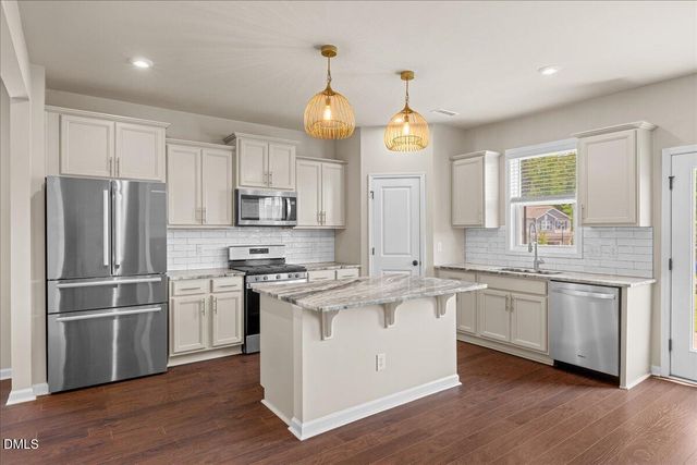 195 S Stonehaven Way, Clayton, NC 27527