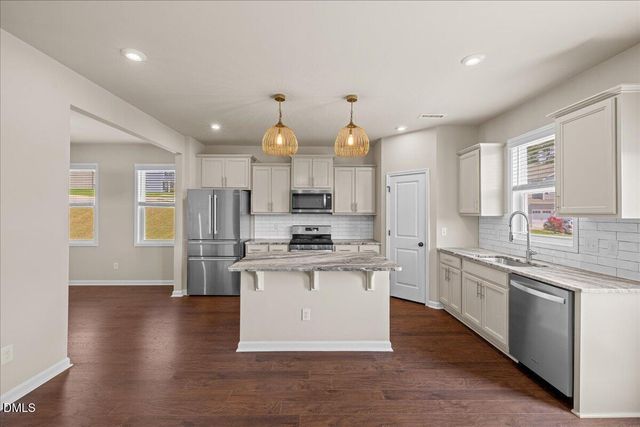 195 S Stonehaven Way, Clayton, NC 27527