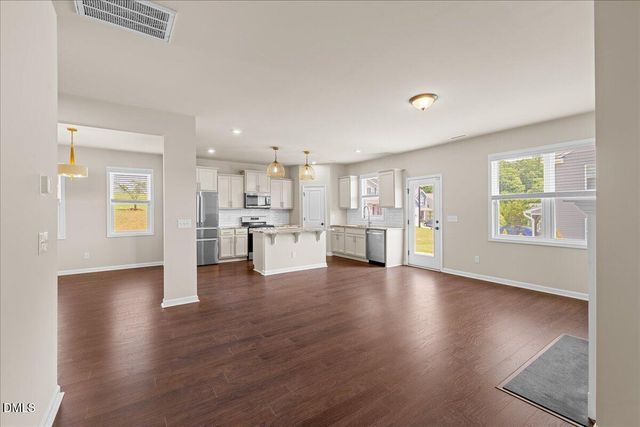 195 S Stonehaven Way, Clayton, NC 27527