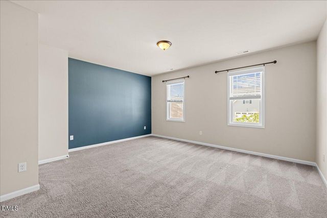 195 S Stonehaven Way, Clayton, NC 27527