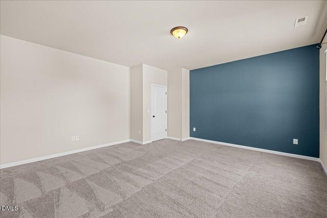 195 S Stonehaven Way, Clayton, NC 27527