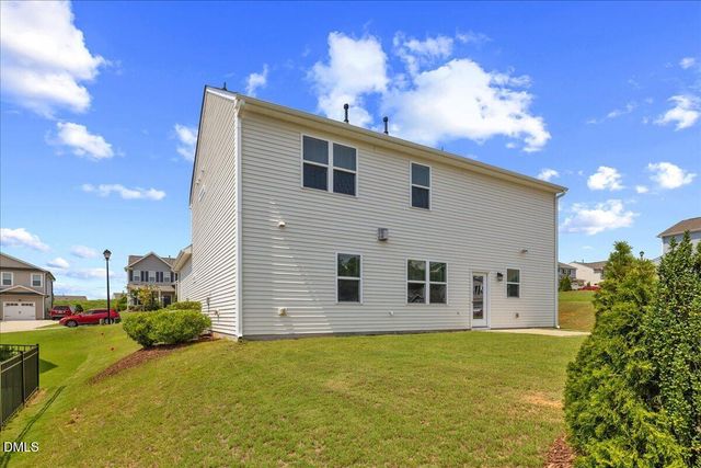195 S Stonehaven Way, Clayton, NC 27527
