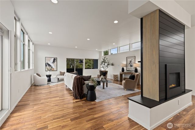 4532 51st Place SW, Seattle, WA 98116