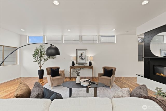 4532 51st Place SW, Seattle, WA 98116