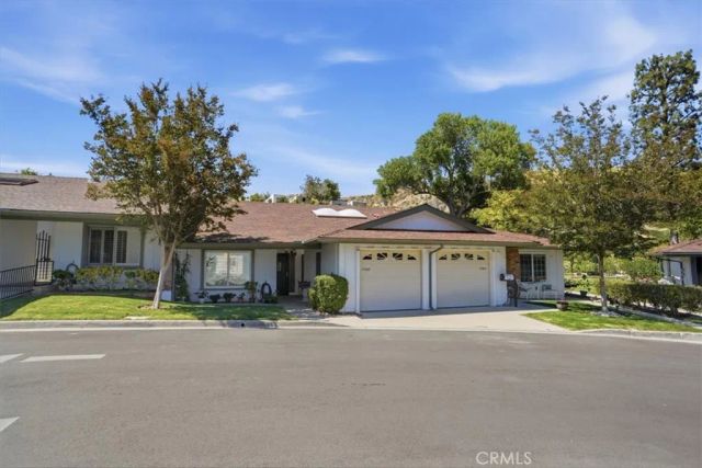 19427 Oak Crossing, Newhall, CA 91321