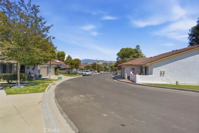 19427 Oak Crossing, Newhall, CA 91321