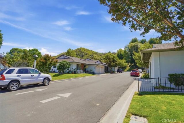 19427 Oak Crossing, Newhall, CA 91321