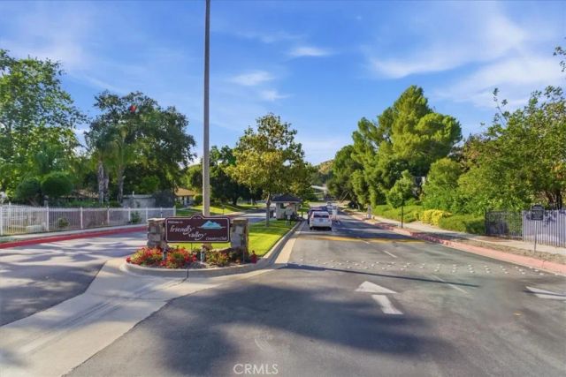 19427 Oak Crossing, Newhall, CA 91321
