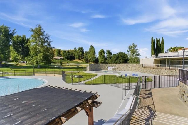 19427 Oak Crossing, Newhall, CA 91321