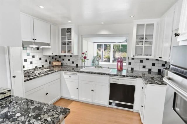19427 Oak Crossing, Newhall, CA 91321