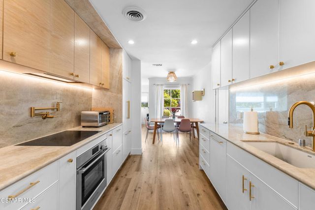 7039 Sylvia Avenue, Reseda, CA 91335