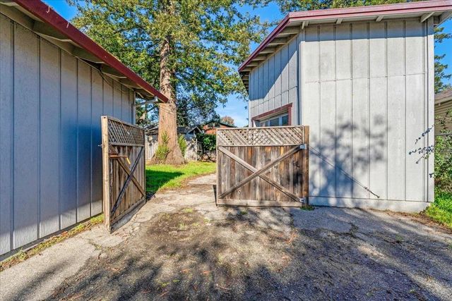 121 Chilverton Street, Santa Cruz, CA 95062