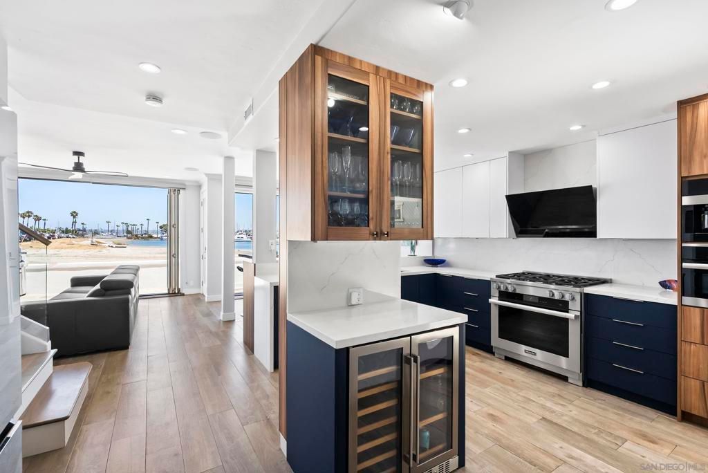 Image 9 of property listing at 3490 Bayside Walk A, San Diego, CA 92109
