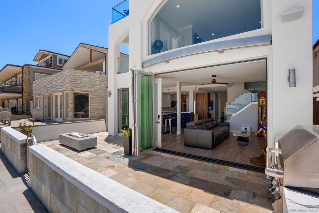 Image 11 of property listing at 3490 Bayside Walk A, San Diego, CA 92109