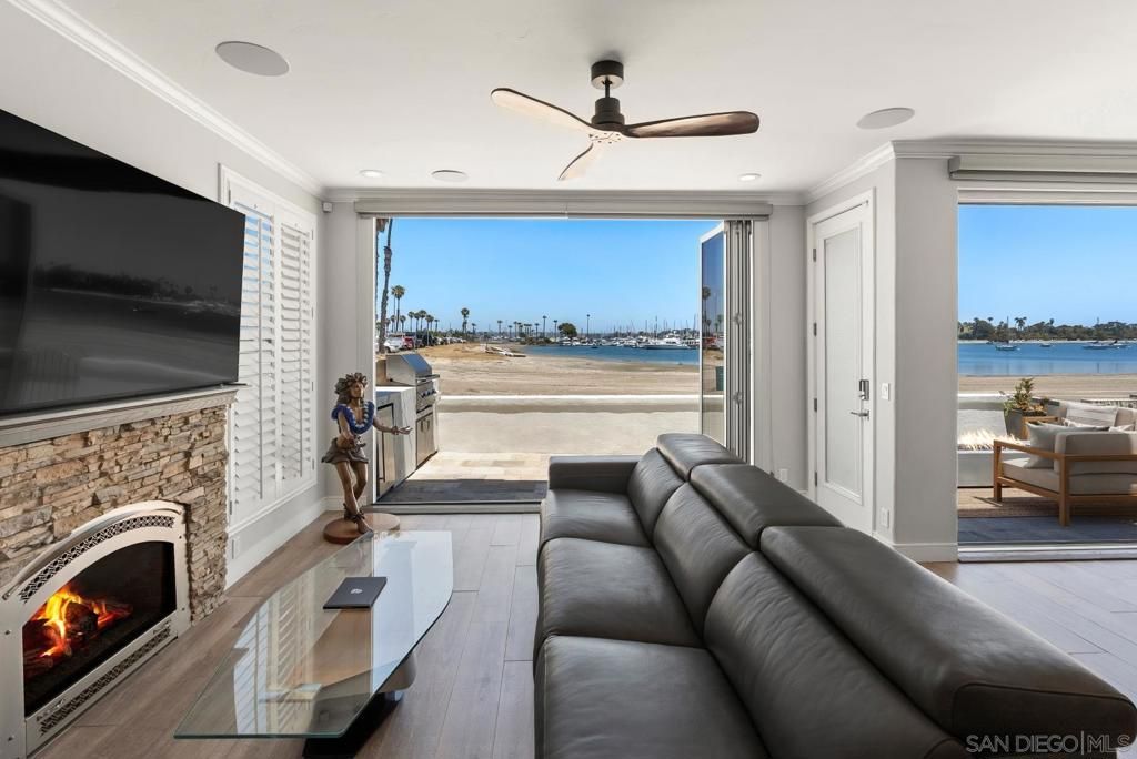 Image 12 of property listing at 3490 Bayside Walk A, San Diego, CA 92109
