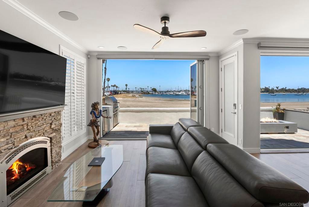 Image 13 of property listing at 3490 Bayside Walk A, San Diego, CA 92109