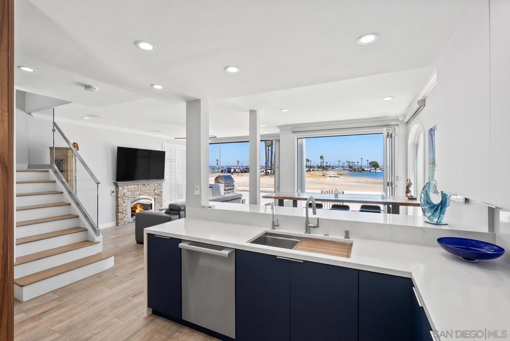 Image 20 of property listing at 3490 Bayside Walk A, San Diego, CA 92109