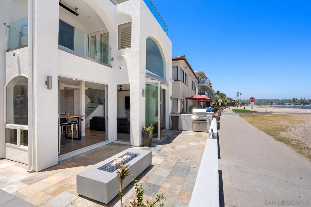 Image 40 of property listing at 3490 Bayside Walk A, San Diego, CA 92109
