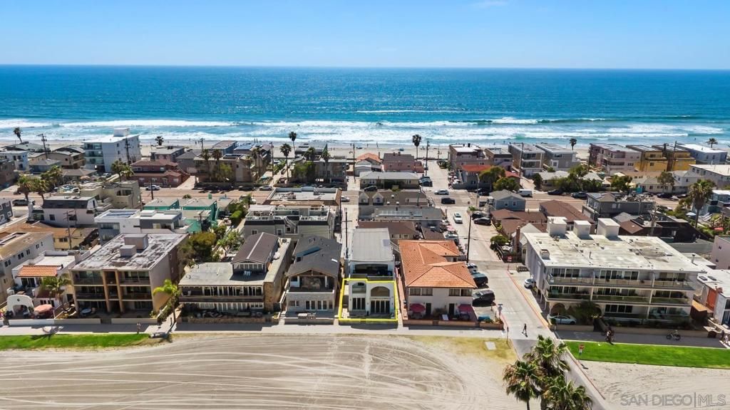 Image 42 of property listing at 3490 Bayside Walk A, San Diego, CA 92109