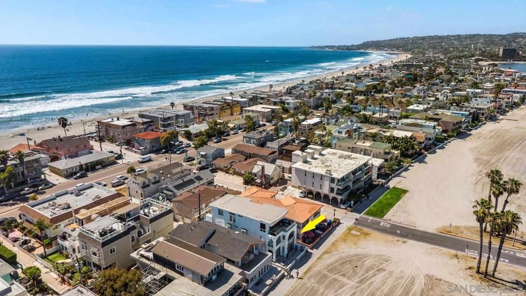 Image 43 of property listing at 3490 Bayside Walk A, San Diego, CA 92109