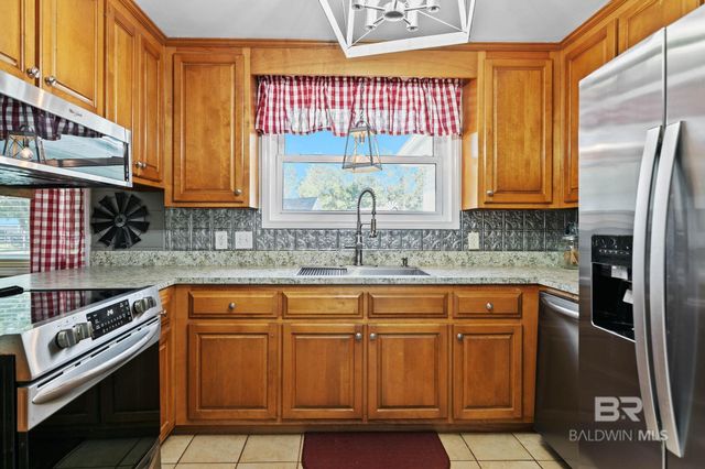 19402 Steadham Lane, Robertsdale, AL 36567